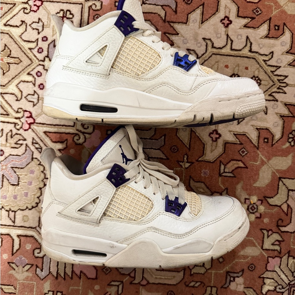 Jordan 4’s size 5Y
